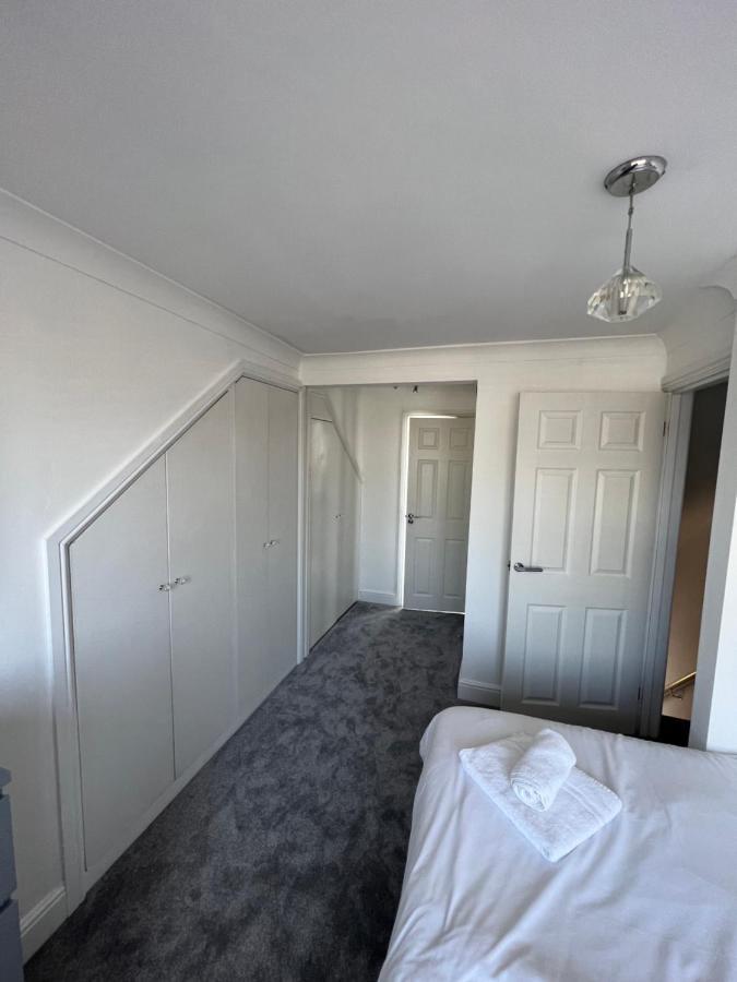 3 Bed Luxury Open Plan Living Villa Rayleigh Exterior photo